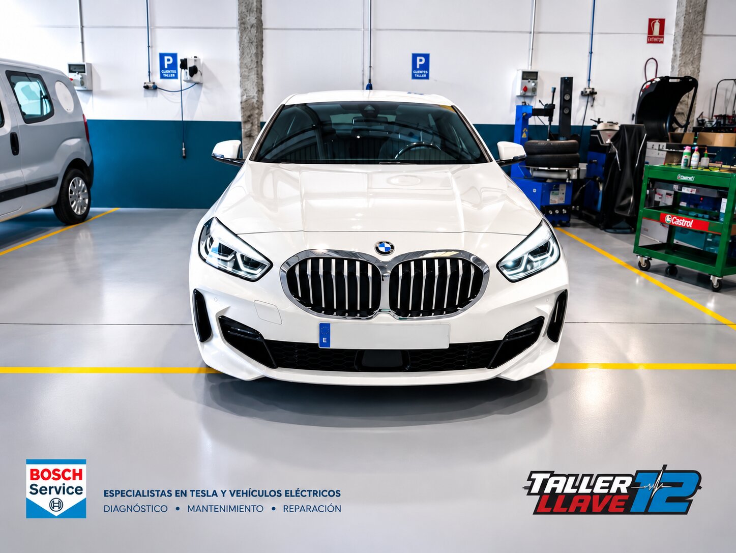 BMW blanco en reparación en el taller